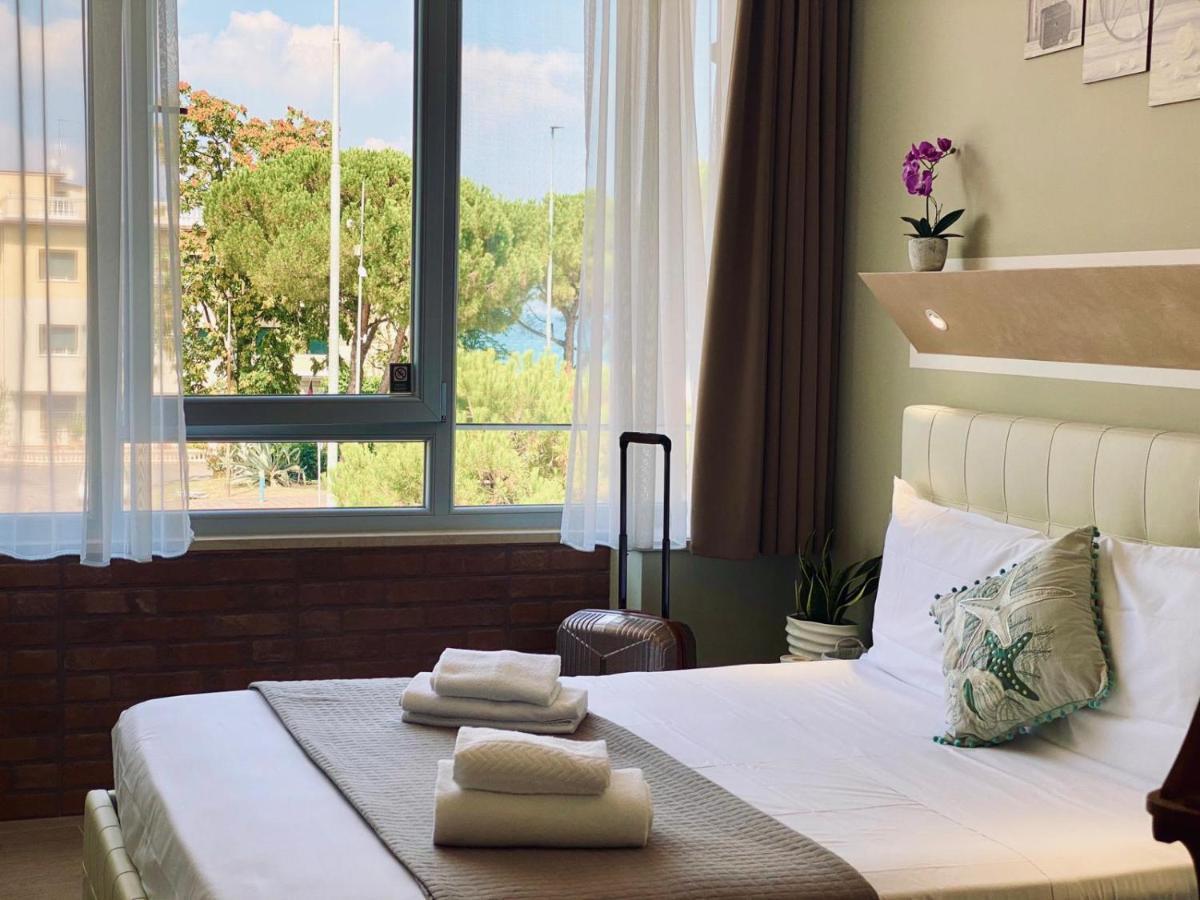 Atico Hotel Desenzano del Garda Buitenkant foto