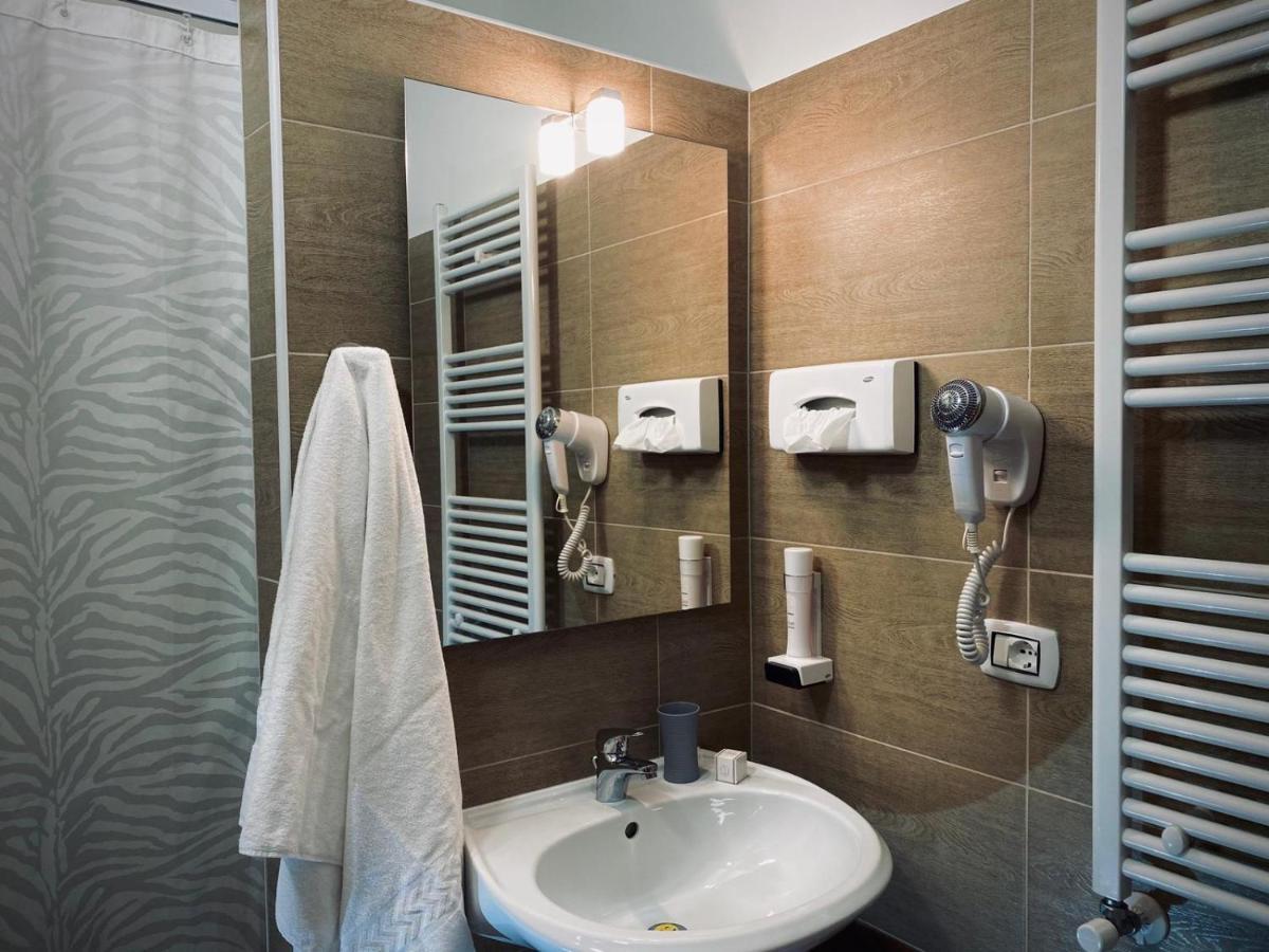 Atico Hotel Desenzano del Garda Buitenkant foto