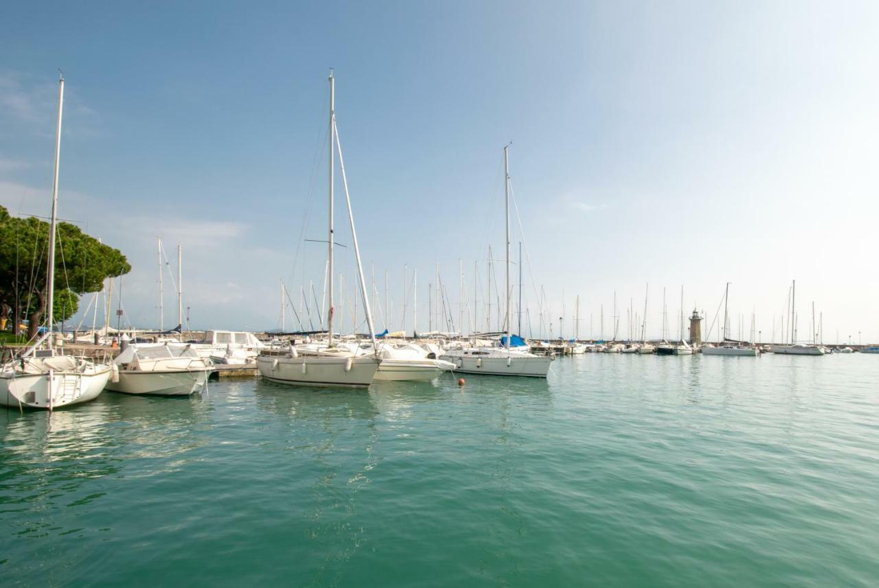 Atico Hotel Desenzano del Garda Buitenkant foto